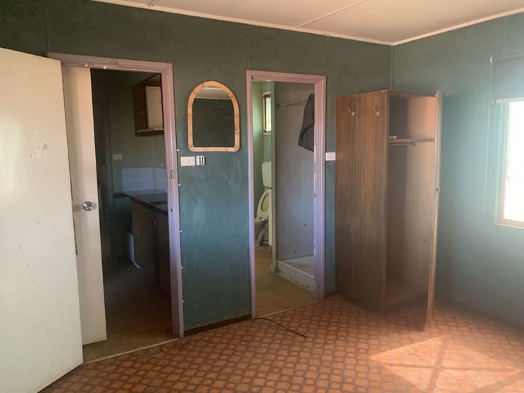 Click to view all images 4a Pinnacles Street Wedgefield WA 6721 - Image 3