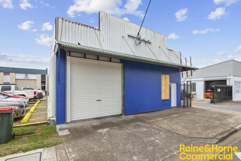 Click to view all images 4/7 Hayward Street Stafford QLD 4053 - Image 2