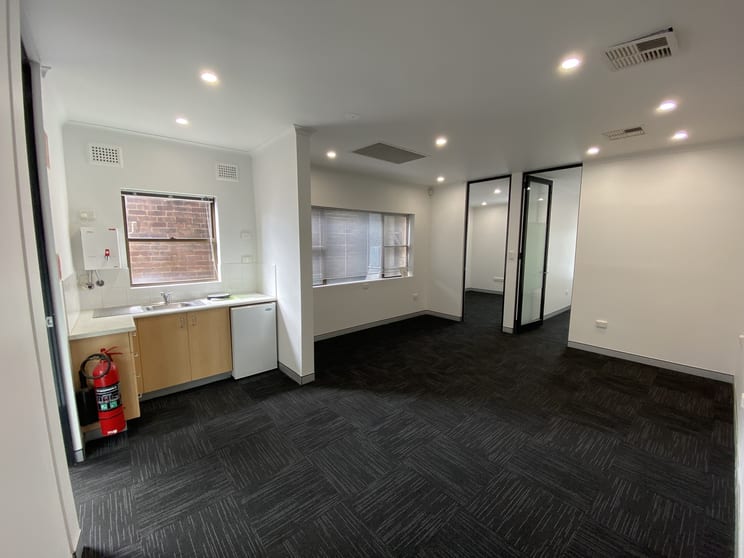 Click to view all images 6 & 7/340 Kingsway Caringbah NSW 2229 - Image 3