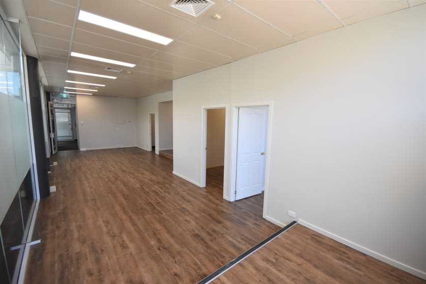 Click to view all images 5/346 Griffith Road Lavington NSW 2641 - Image 3
