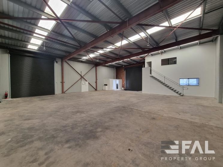 Click to view all images 11 Shoebury Street Rocklea QLD 4106 - Image 2