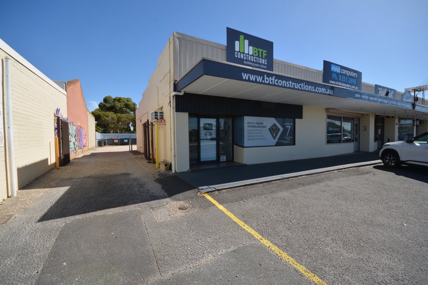 Click to view all images 571 Grange Road Grange SA 5022 - Image 2