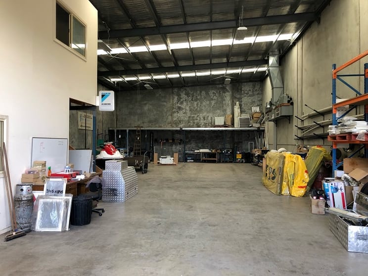 Click to view all images 16B Humeside Drive Campbellfield VIC 3061 - Image 2