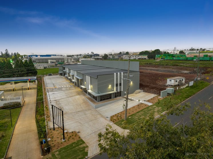 Click to view all images 15/529-543 Alderley Street Harristown QLD 4350 - Image 3
