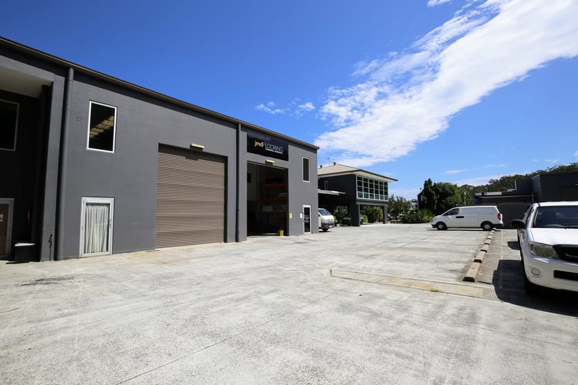 Click to view all images 76 Township Dr Burleigh Heads QLD 4220 - Image 2