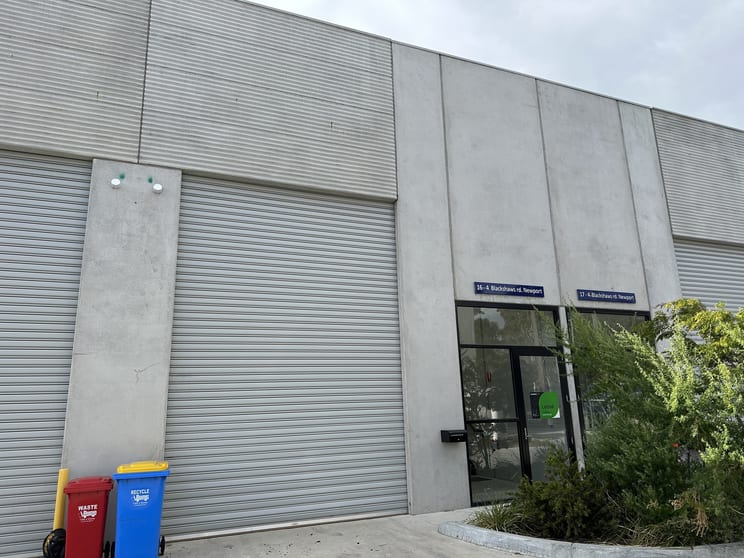Click to view all images 16/4 Blackshaws Road Newport VIC 3015 - Image 2