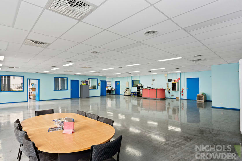 Click to view all images 2/4 Monterey Road Dandenong South VIC 3175 - Image 3
