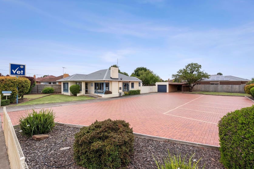 Click to view all images 75-77 Forest Road Lara VIC 3212 - Image 1
