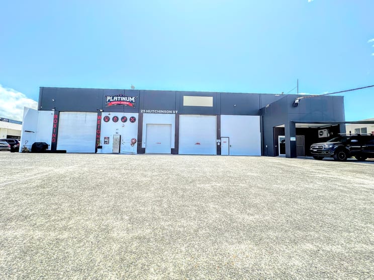 25 Hutchinson Street Burleigh Heads QLD 4220 - Image 2