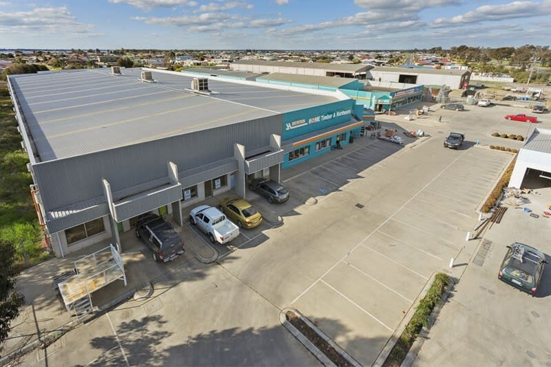 Click to view all images B & C/8793 Murray Valley Hwy Yarrawonga VIC 3730 - Image 1
