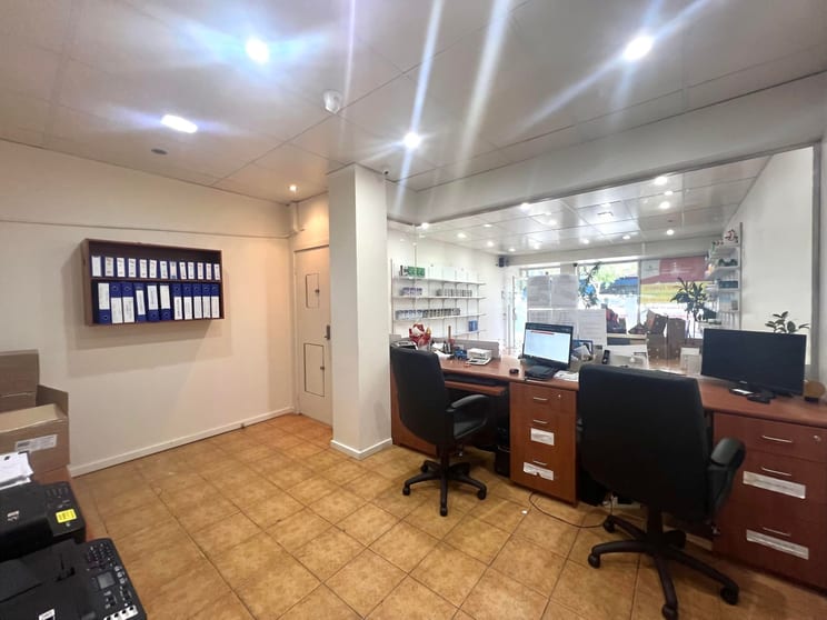 Click to view all images 2/7-9 Leeds Street Footscray VIC 3011 - Image 3
