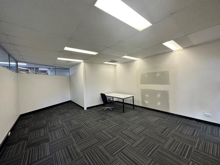 Click to view all images Level 1 Suite 8A/13-19 Botany Street Phillip ACT 2606 - Image 3