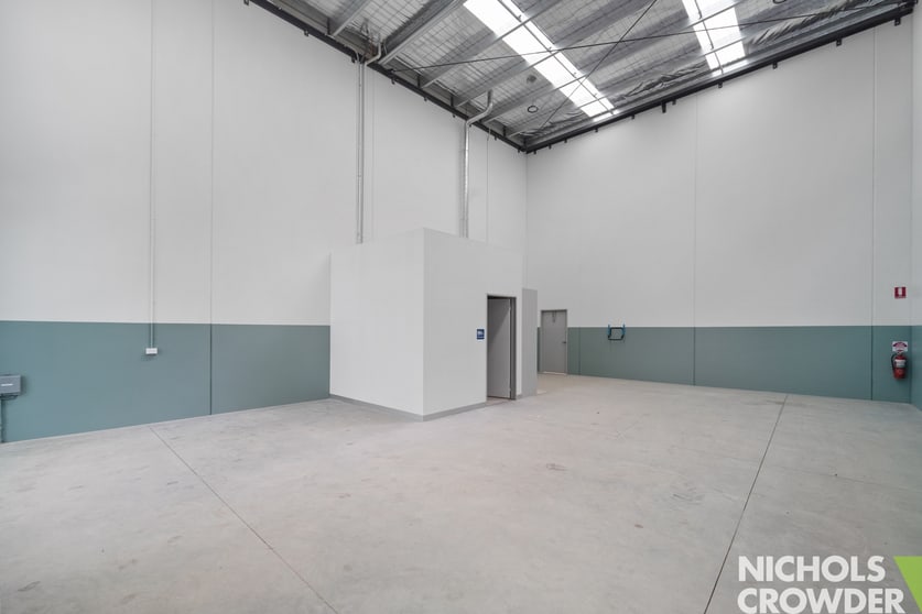 Click to view all images 21 Belrose Avenue Cheltenham VIC 3192 - Image 3