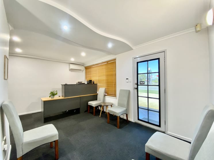 Click to view all images 129 Thuringowa Drive Kirwan QLD 4817 - Image 3