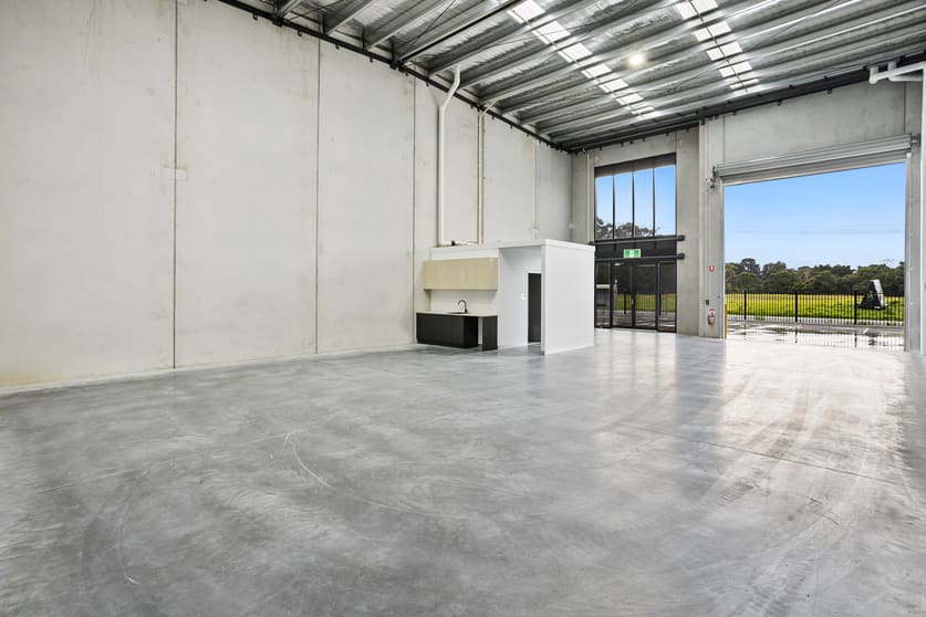 Click to view all images 15 Wallis Drive Hastings VIC 3915 - Image 2
