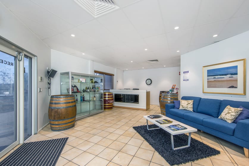 Click to view all images 39 Stenhouse Drive Cameron Park NSW 2285 - Image 2