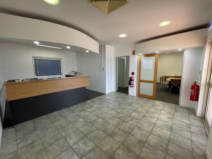 Click to view all images Unit 1 / 24 Degrey Place Karratha WA 6714 - Image 1