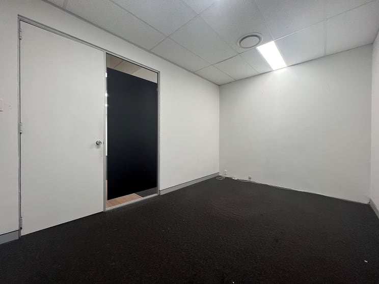 Click to view all images 1st Floor/170 Queen Street Campbelltown NSW 2560 - Image 3