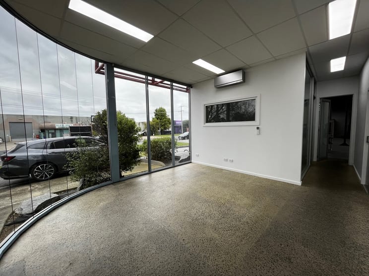 Click to view all images 3/16 Melverton Drive Hallam VIC 3803 - Image 3