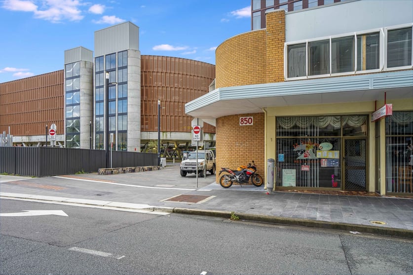 Click to view all images 4/850 Hunter Street Newcastle West NSW 2302 - Image 2