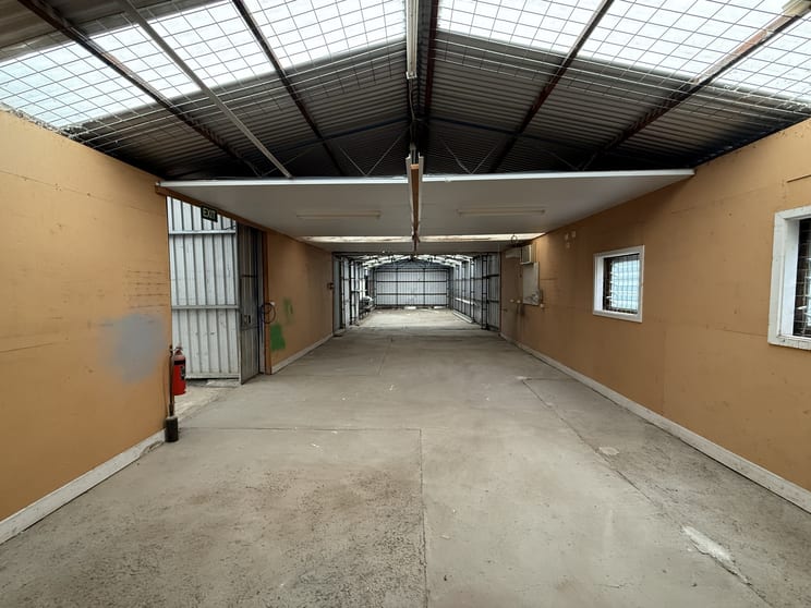 Click to view all images 68 Barrier Street Fyshwick ACT 2609 - Image 2
