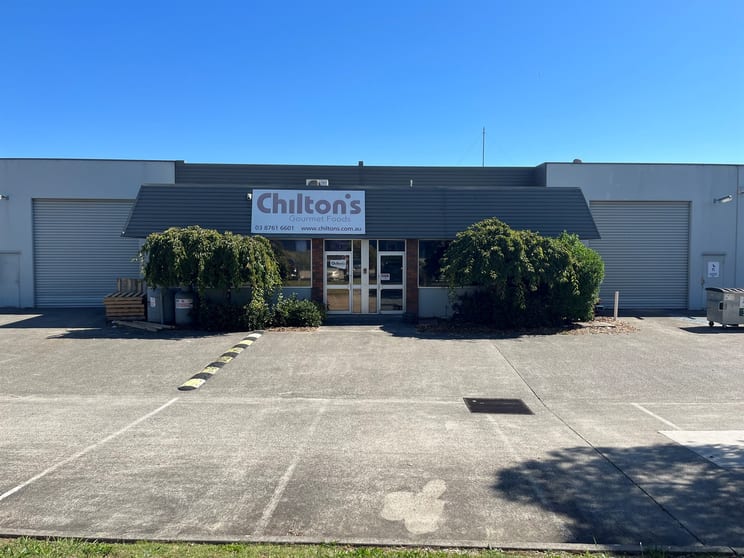 Click to view all images 18 & 20/128 Canterbury Road Kilsyth VIC 3137 - Image 2