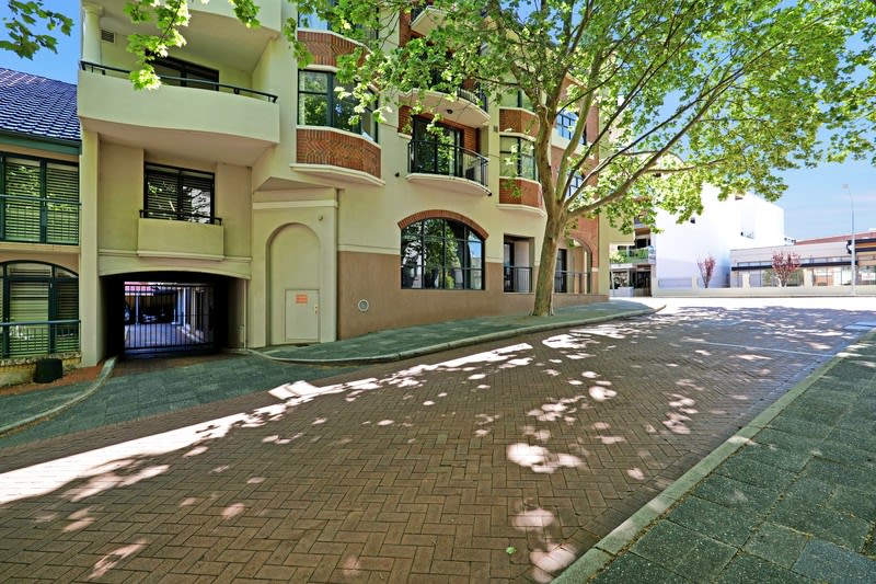 15 37 East Perth WA 6004 - Image 1