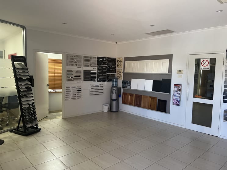 Click to view all images 252 Etiwanda Avenue Mildura VIC 3500 - Image 2