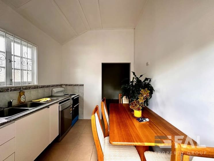 Click to view all images Shop 1/3 Morgan Terrace Bardon QLD 4065 - Image 2