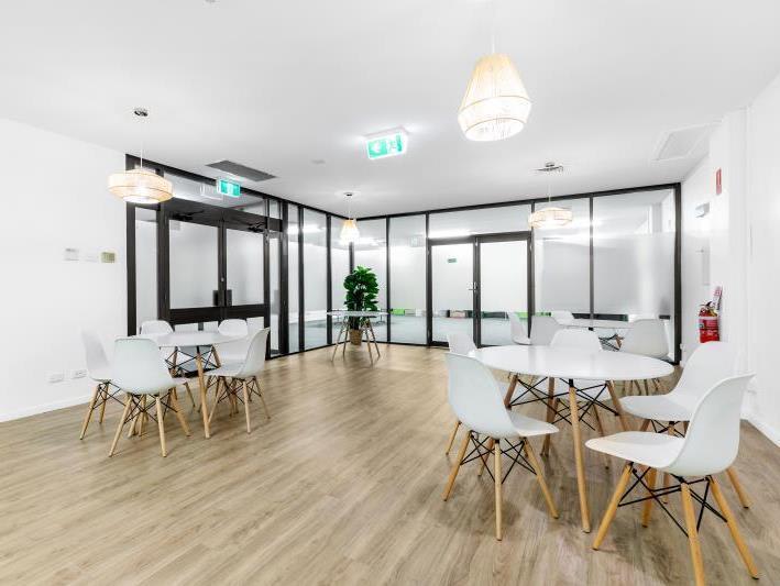 Click to view all images Level 1 Suite 4/451-459 Hunter Street Newcastle NSW 2300 - Image 3