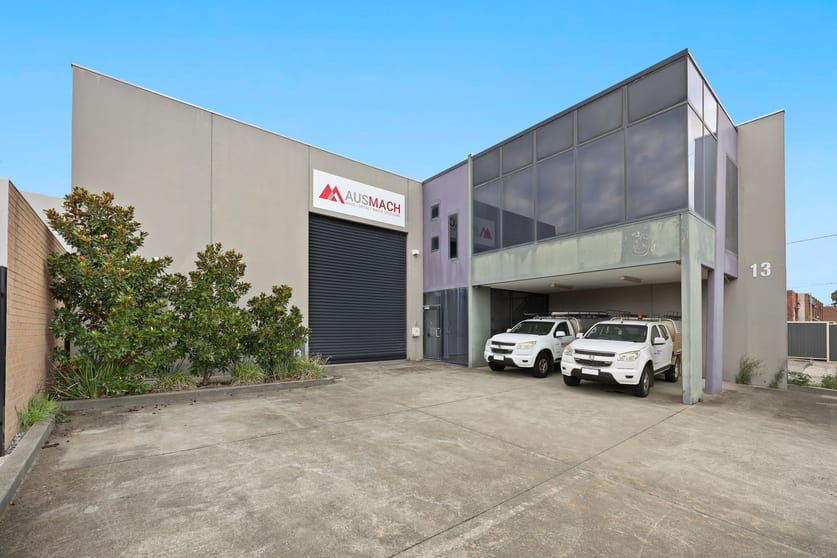 13 Beach Avenue Mordialloc VIC 3195 - Image 2