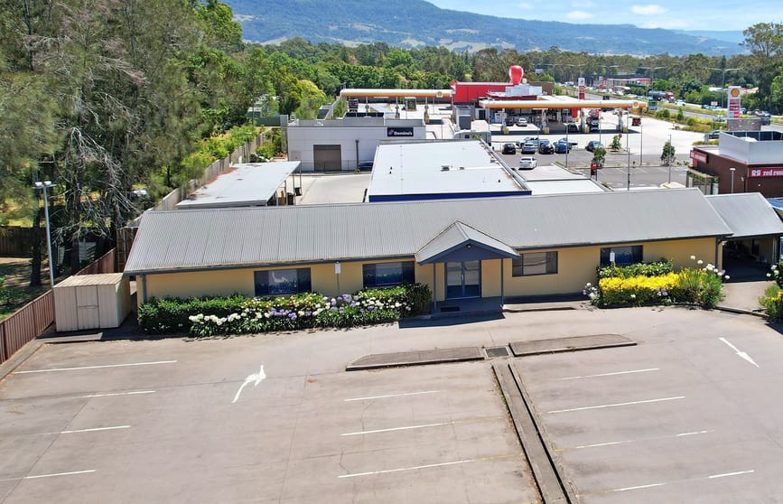 Click to view all images 281a Princes Highway Bomaderry NSW 2541 - Image 1