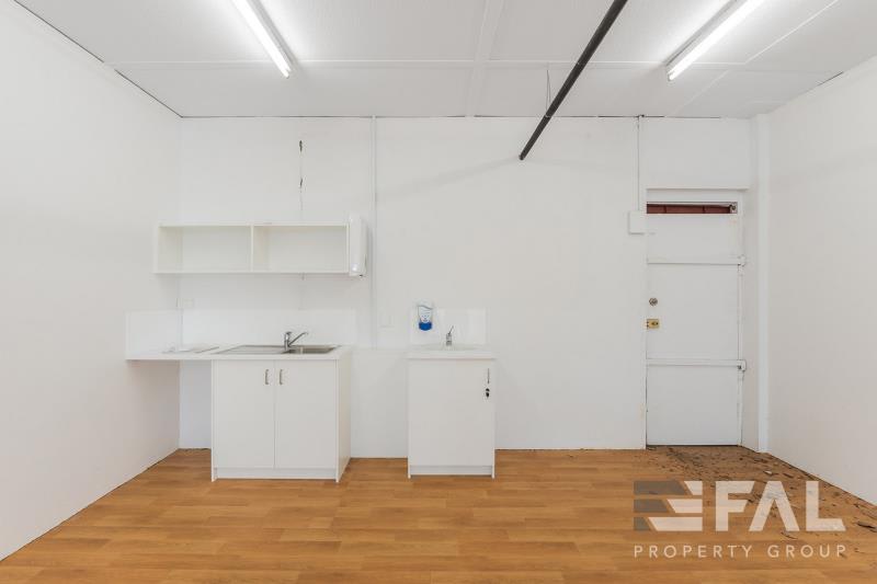 Click to view all images Unit 8/1534 Wynnum Road Tingalpa QLD 4173 - Image 2