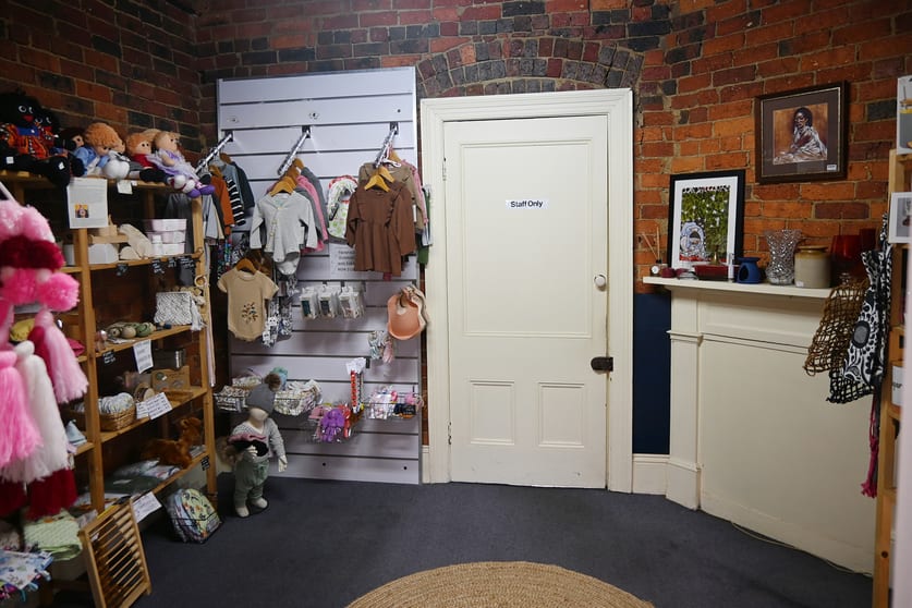 Click to view all images 49 High Street Eaglehawk VIC 3556 - Image 3