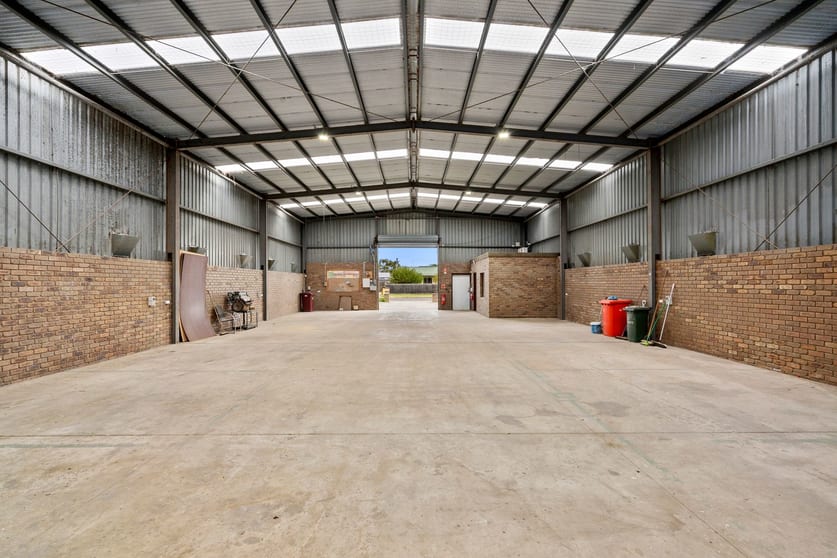 Click to view all images 92 Kildare Street North Geelong VIC 3215 - Image 3