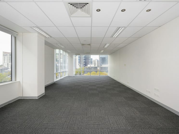 709/2 Queen Street Melbourne VIC 3000 - Image 2
