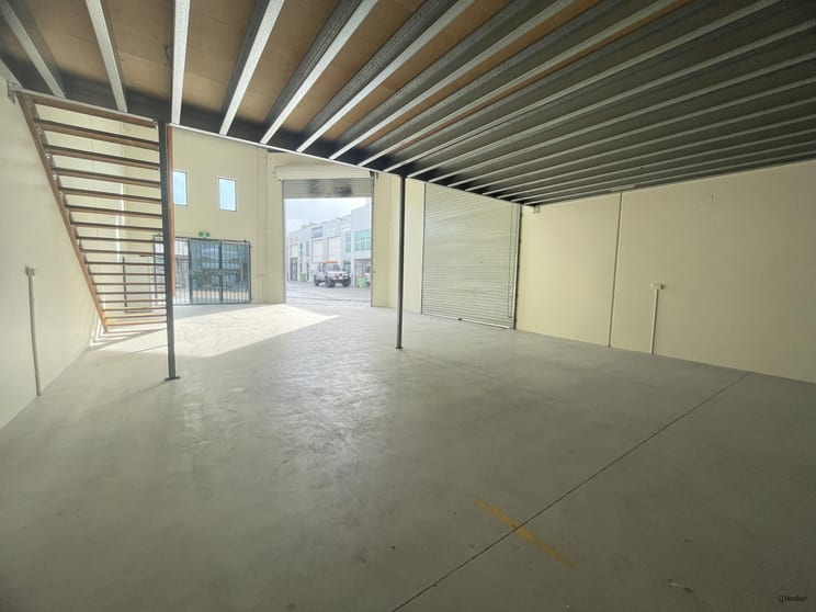 10/14 Fremantle Street Burleigh Heads QLD 4220 - Image 2