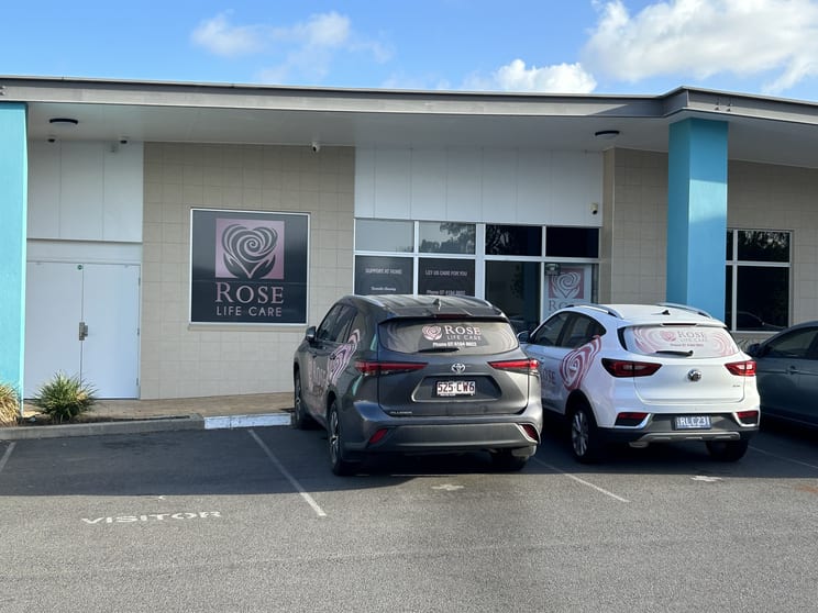 Click to view all images 4/55 Main Street Pialba QLD 4655 - Image 1