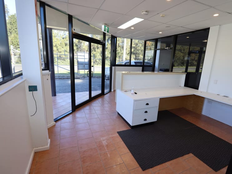 Click to view all images 1/106 Industrial Road Oak Flats NSW 2529 - Image 3