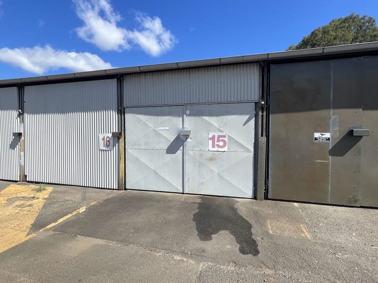 Click to view all images Bay 15/177-185 Anzac Avenue Harristown QLD 4350 - Image 1