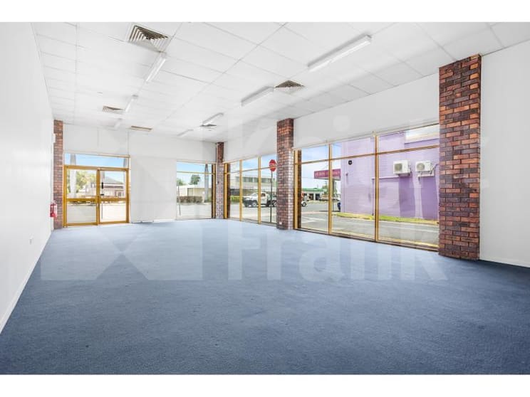 Click to view all images 1/189 Musgrave Street Berserker QLD 4701 - Image 2
