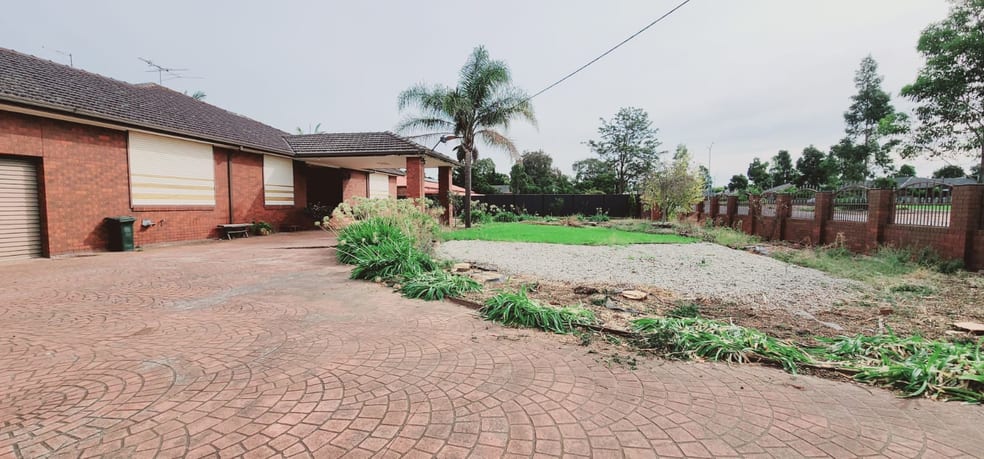 Click to view all images 699 Sayers Road Truganina VIC 3029 - Image 2