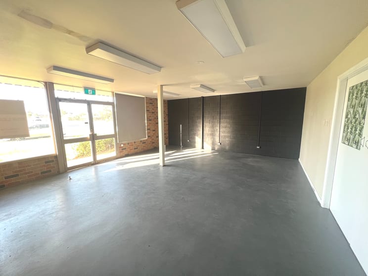 4/26 Bridge Road Griffith NSW 2680 - Image 3