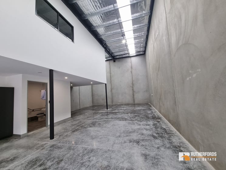 Click to view all images 2/20 Keon Parade Thomastown VIC 3074 - Image 2