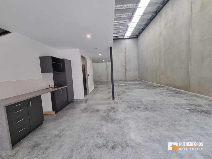 Click to view all images 2/20 Keon Parade Thomastown VIC 3074 - Image 3