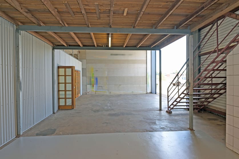 Click to view all images 2/103 Reichardt Road Winnellie NT 0820 - Image 3
