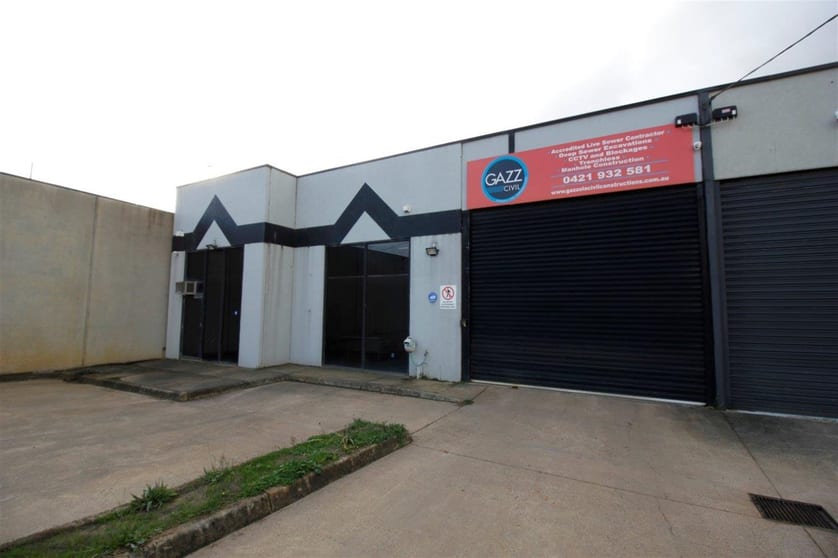 Click to view all images 1/17 NEWCASTLE ROAD Bayswater VIC 3153 - Image 3