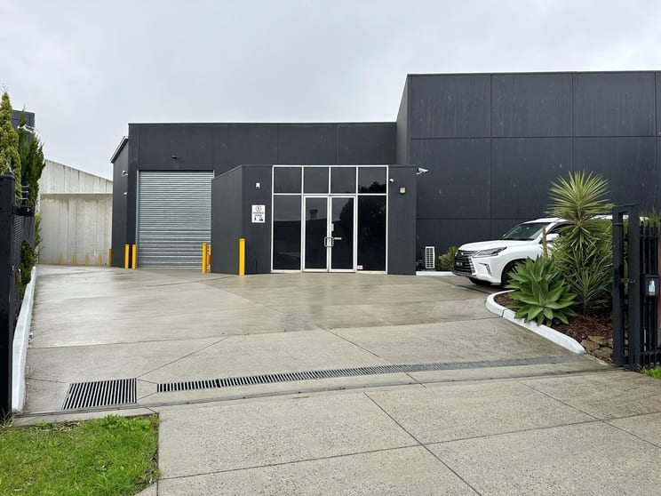Click to view all images 2/76 Wedgewood Road Hallam VIC 3803 - Image 1