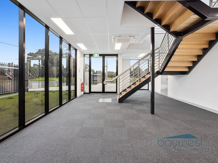 Click to view all images 1/15 Wallis Drive Hastings VIC 3915 - Image 3