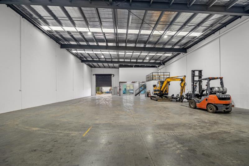 Click to view all images Unit/22 Northview Drive Sunshine West VIC 3020 - Image 2